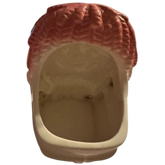 Vintage Raggedy Ann ceramic doll planter. Japan. 5 1/2 wide & 4 1/2 wide. Rare - Picture 3 of 6